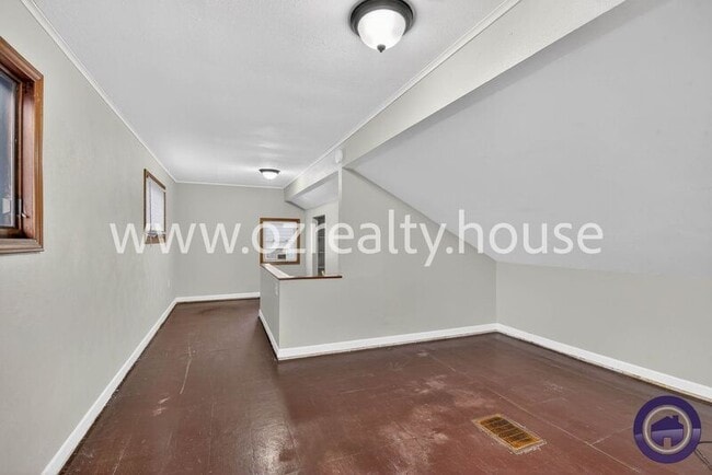 Building Photo - 110 Pasadena Blvd