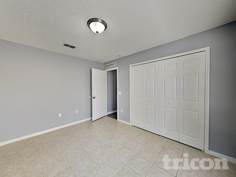 Building Photo - 810 Ognon Ct