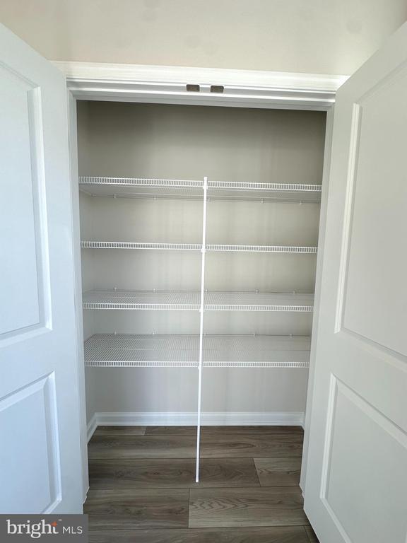 Building Photo - 317 Short Br Dr