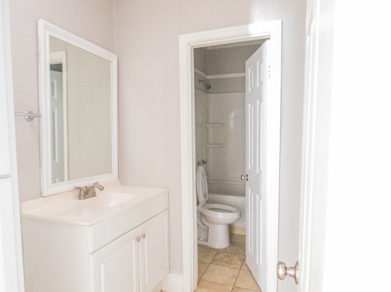 Building Photo - 4011 Walnut Ave SW