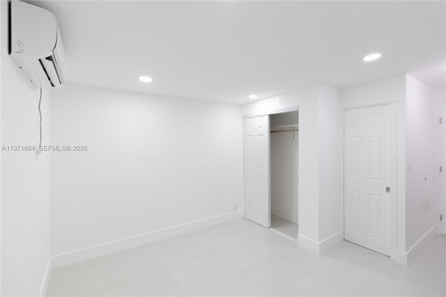 Building Photo - 5803 Buchanan St