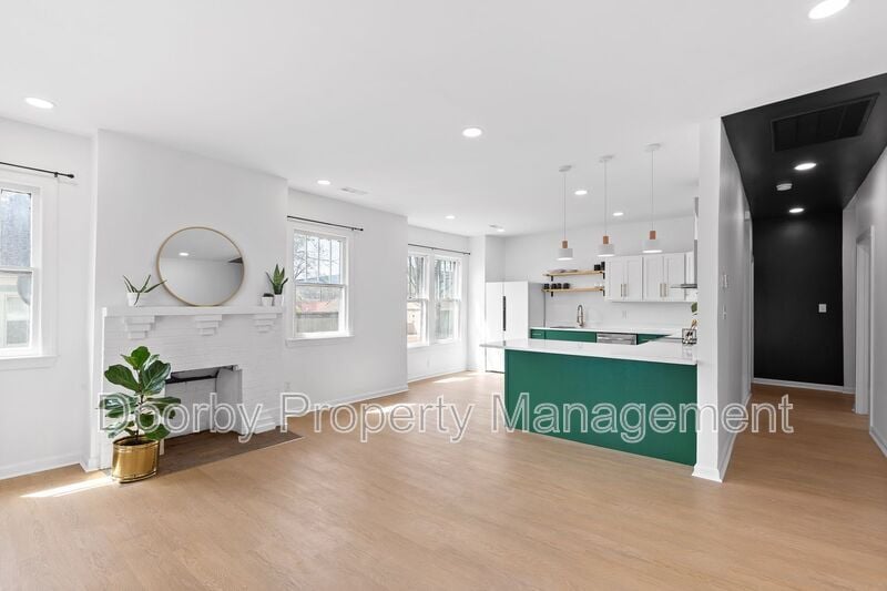 Building Photo - 913 S Highland Park Ave