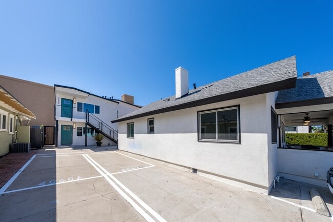 Building Photo - 4062 Goldfinch St