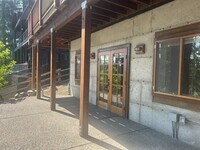 Building Photo - 1901 E Trails End Dr