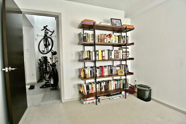 Building Photo - Modern, Stand Alone Home in the heart of Ballard!