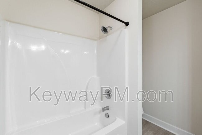 Building Photo - 801 Trailside Ct