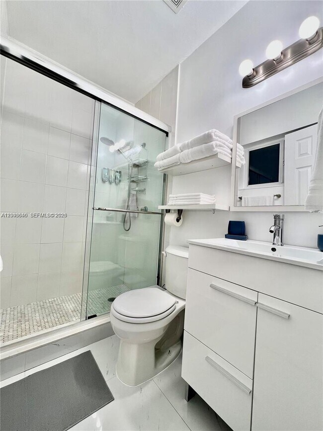 Building Photo - 1380 SW 11th St