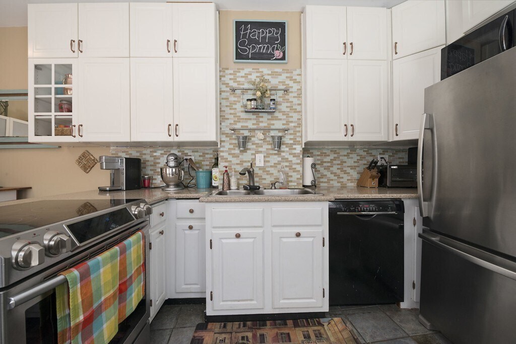 Building Photo - 592 Columbus Ave