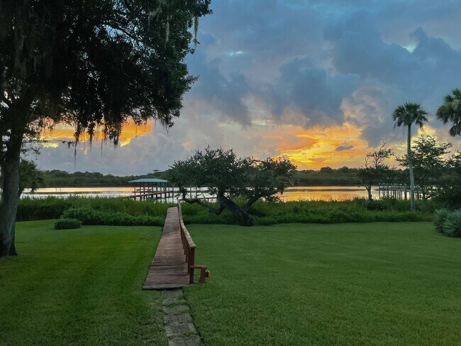 Building Photo - Sunrises with the Dolphins! Large Spacious...