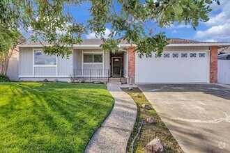 Building Photo - Beautiful Updated 4 Bedroom Home