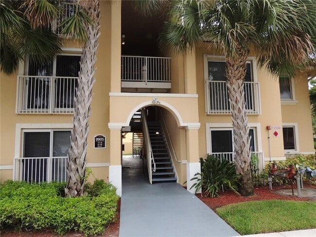 Building Photo - 9905 Westwood Dr