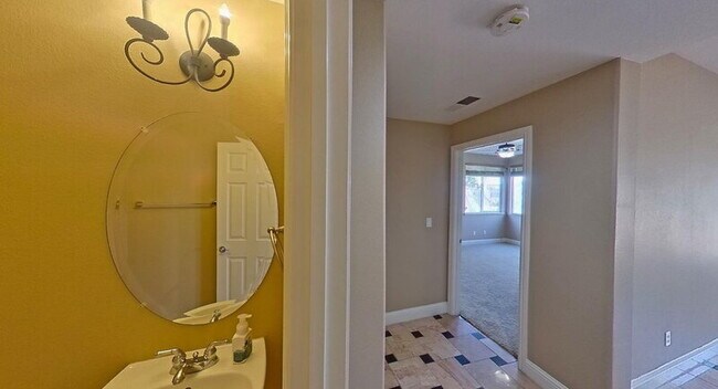 Building Photo - 1692 Woodhaven Cir