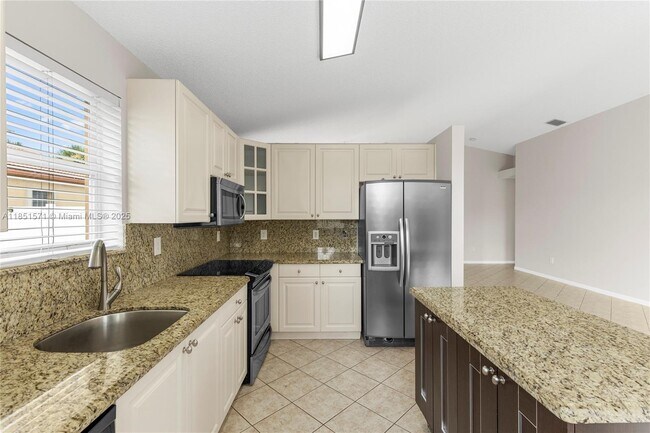 Building Photo - 363 NW 158th Ave