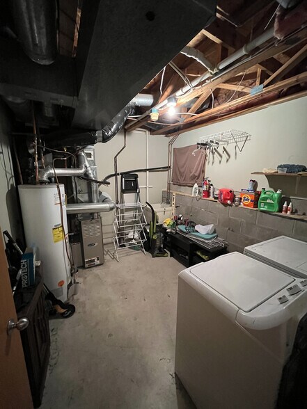 In unit laundry - 3055 Lake Shore Dr