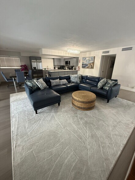 Building Photo - 405 Hendricks Isle