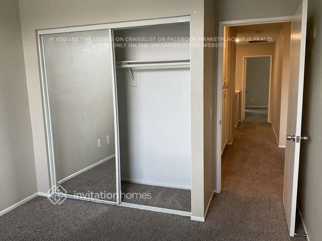 Building Photo - 2035 W Sunnyview Dr