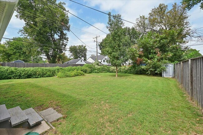 Building Photo - 1103 E 39th St
