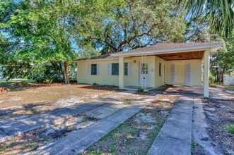 Building Photo - Two Bedroom One Bath
