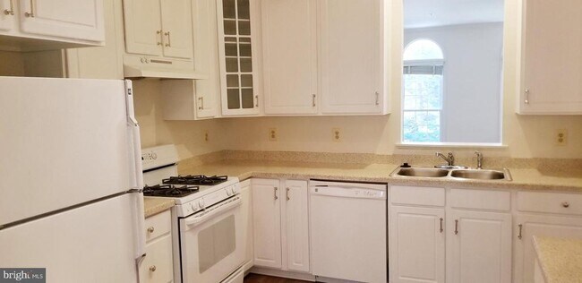 Building Photo - 464 Winding Rose Dr