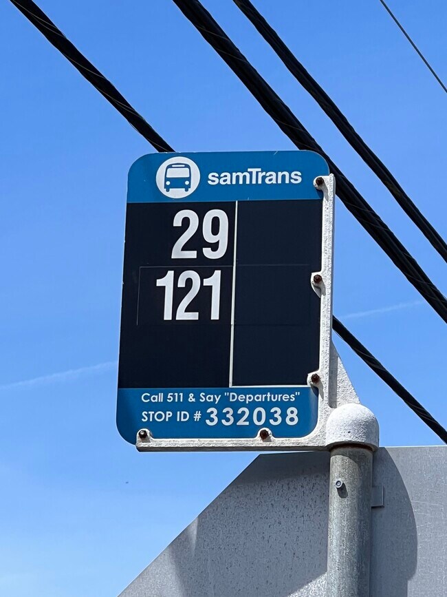 Building Photo - 458 Pope St