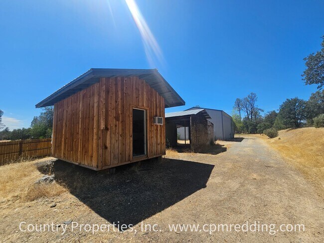 Building Photo - Remodeled Spacious House with Shop on 5 Ac...