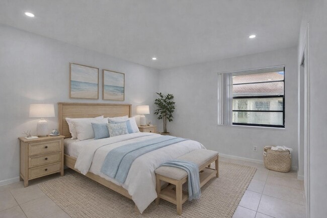 Building Photo - 315 NW 36th Ave