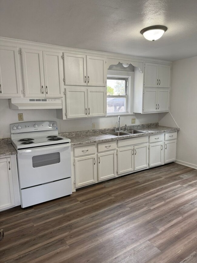 Building Photo - 2923 Winter St