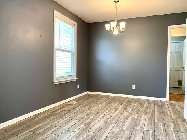 Building Photo - 212 Bradley Ct