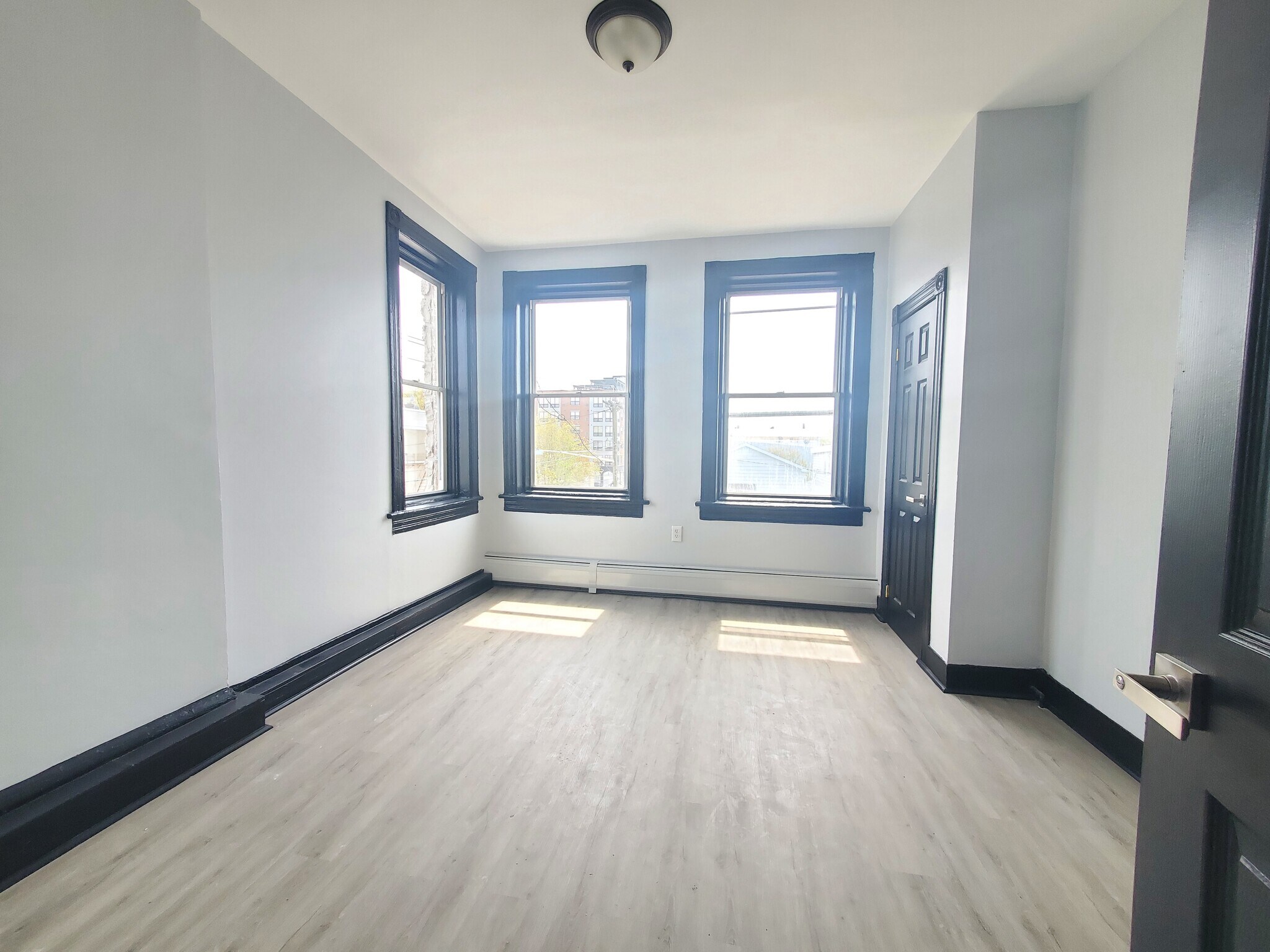 91 E 25th St 12 - 90 E 25th St