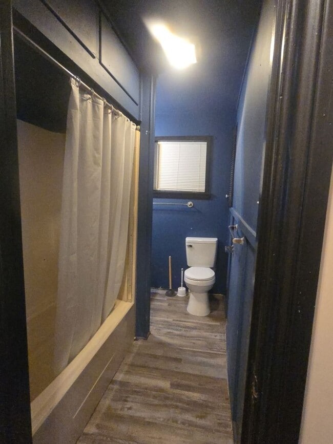Building Photo - Two Bedroom Home for Rent!