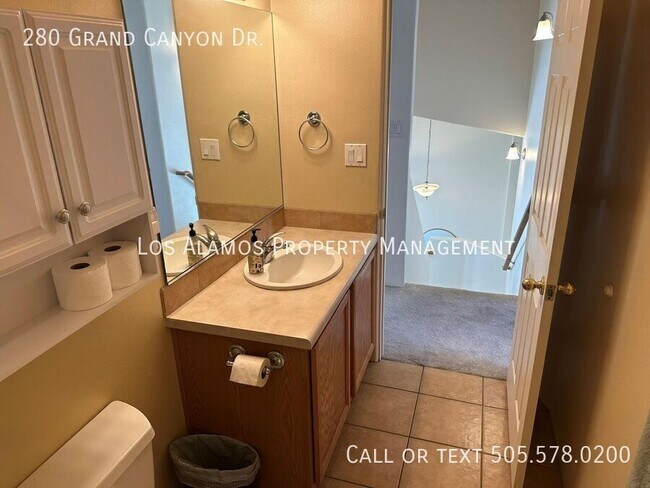 Building Photo - 280 Grand Canyon Dr