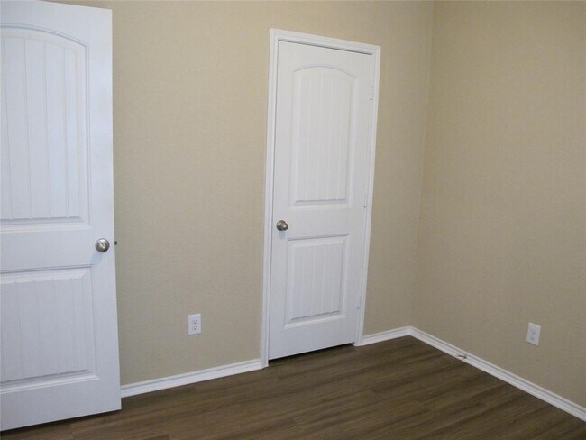 Building Photo - 6109 Mantalcino Dr