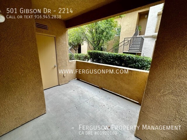 Building Photo - Ground Level One Bedroom Condo with Detach...