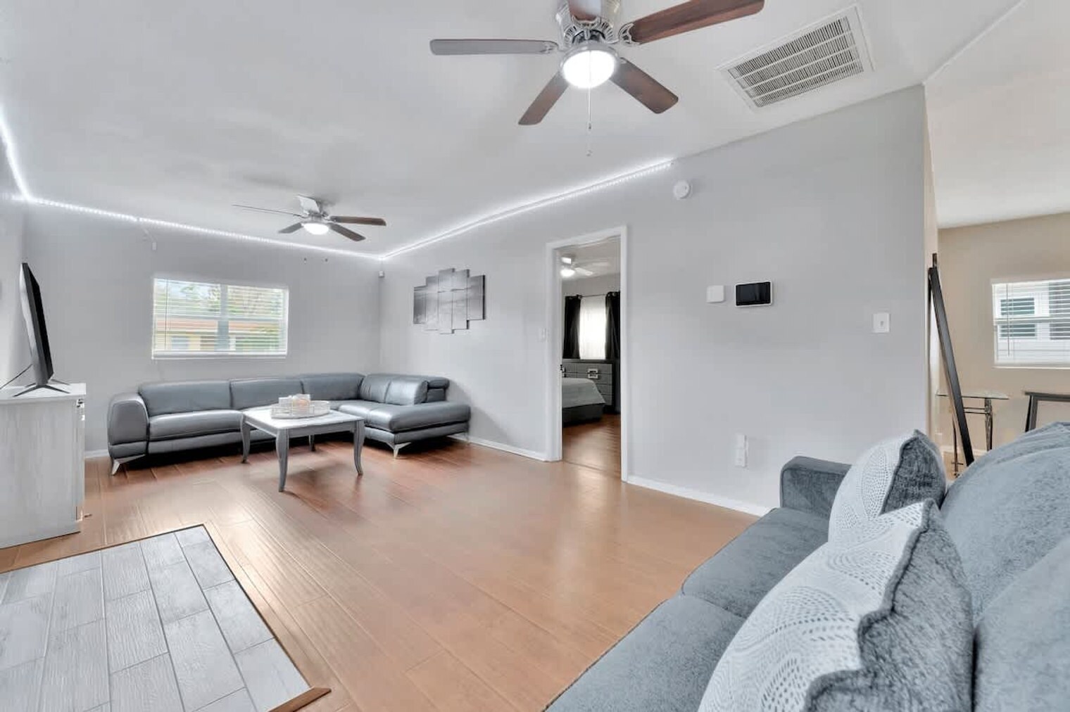 Building Photo - 1905 W St Louis St