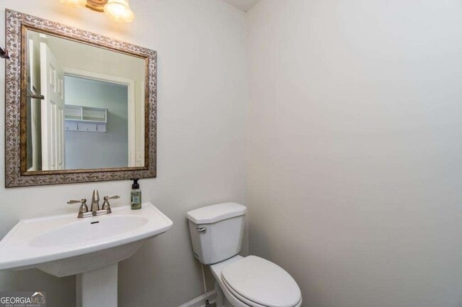 Building Photo - 8860 Penbrooke Ct