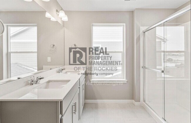 Building Photo - 325 64th Ave