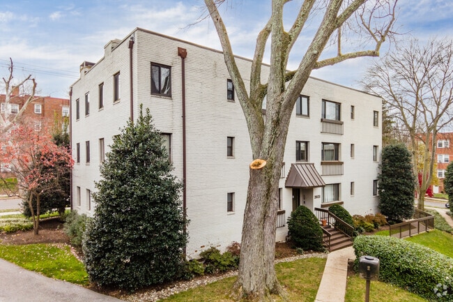 3829 Davis Pl NW - Georgetown North Condominiums