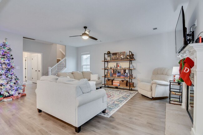 Building Photo - Haynes Station - 4 Bedroom 2.5 Bath