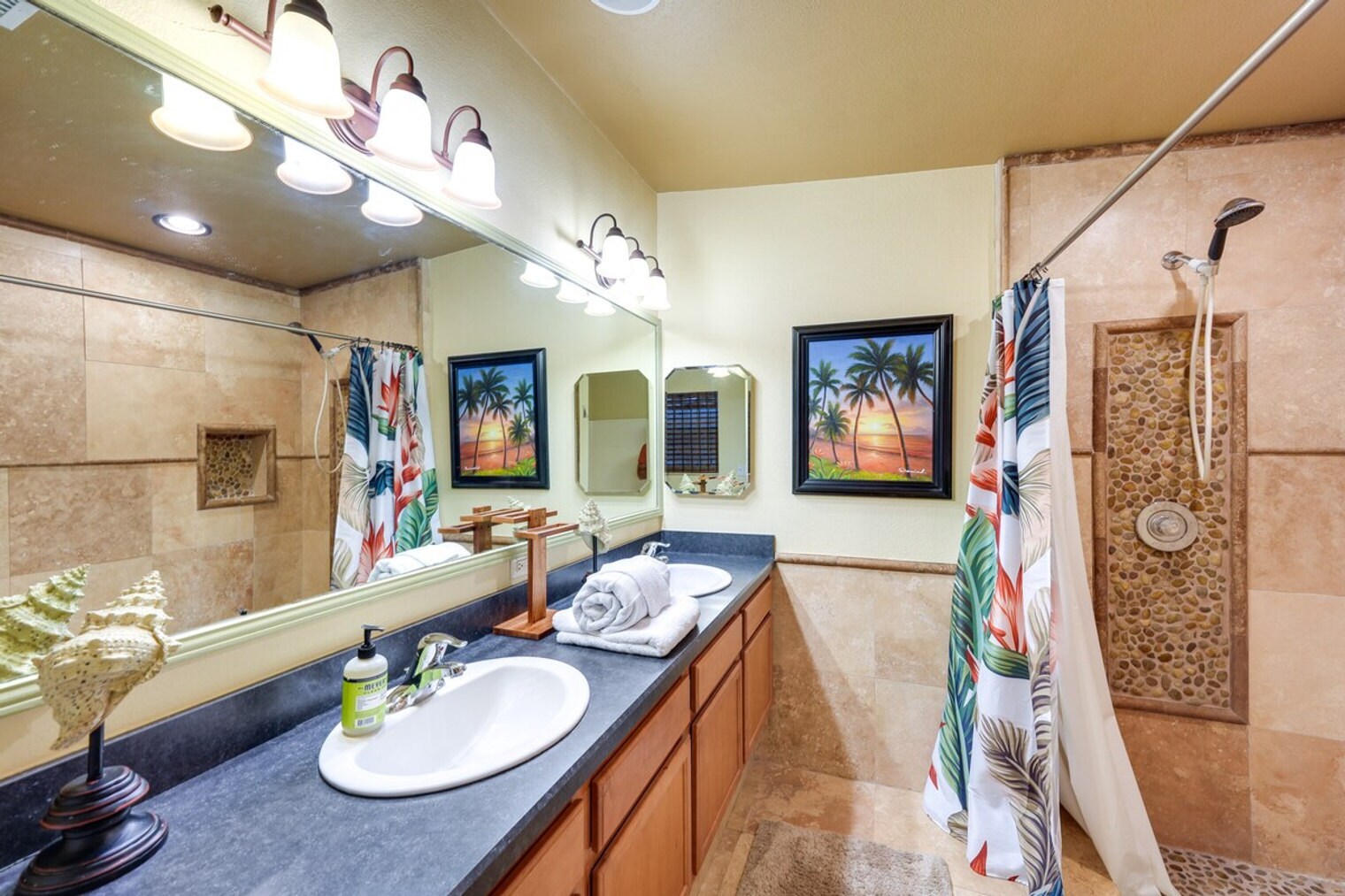 Building Photo - 31 Palm Dr