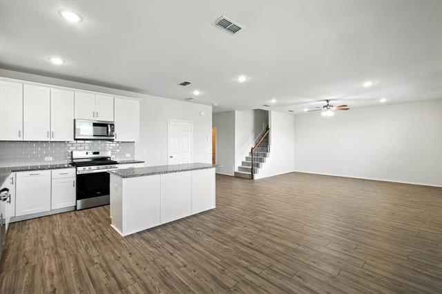 Building Photo - 507 Goldenrod Ln