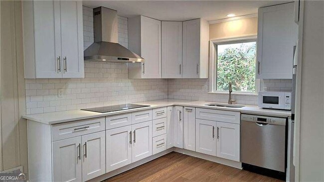 Building Photo - 1176 Converse Dr NE