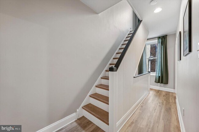 Building Photo - 137 Vassar St