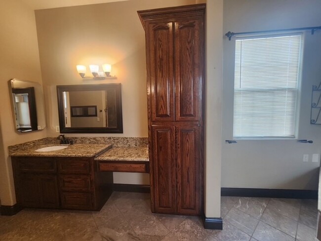 Building Photo - 2331 Calloway Dr