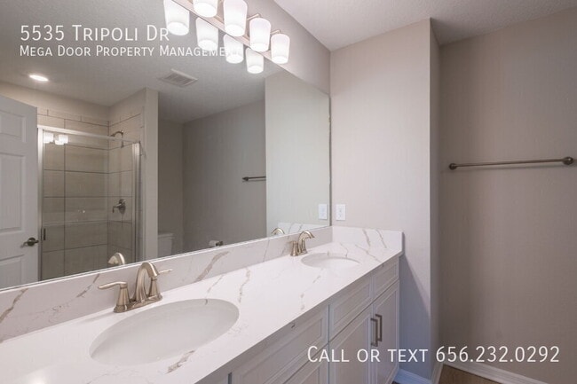 Building Photo - 5535 Tripoli Dr