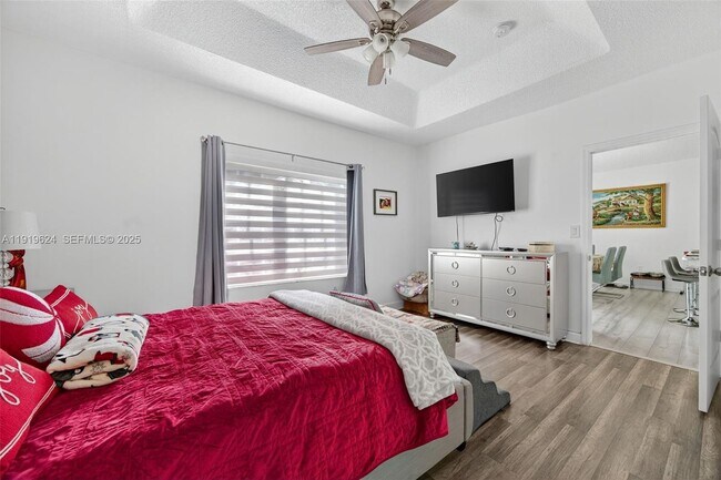 Building Photo - 10101 SW 162nd Ct