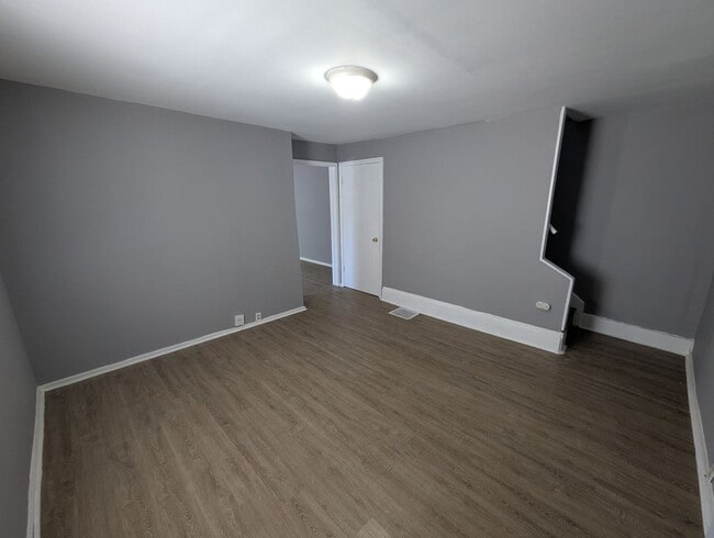 Building Photo - Live on Pennsylvania Ave – Get $100 Off Re...