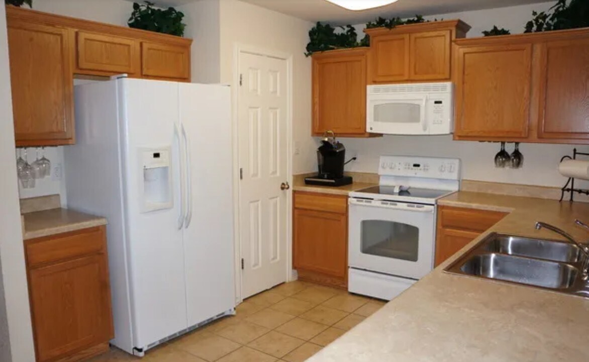 Building Photo - 26703 Redstone Hl