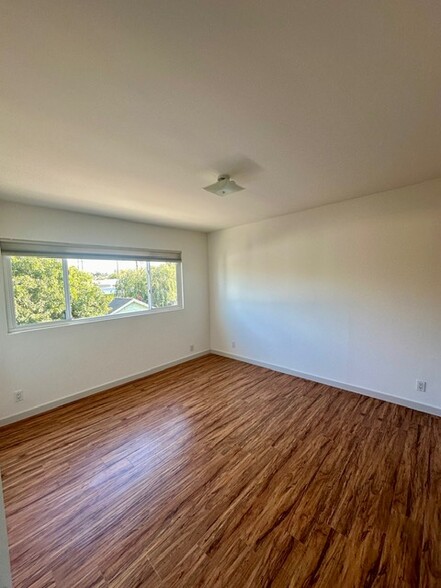 primary bedroom - 2012 Glencoe Ave