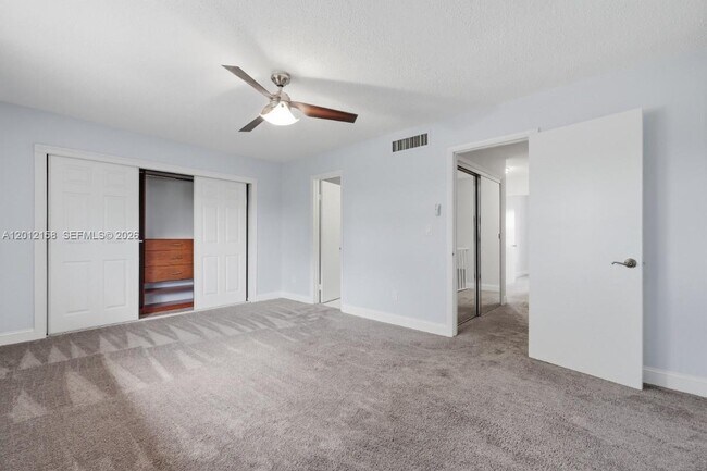 Building Photo - 6656 SW 41st St