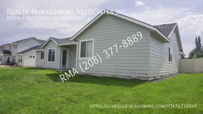 Building Photo - 11942 W Hiawatha Dr